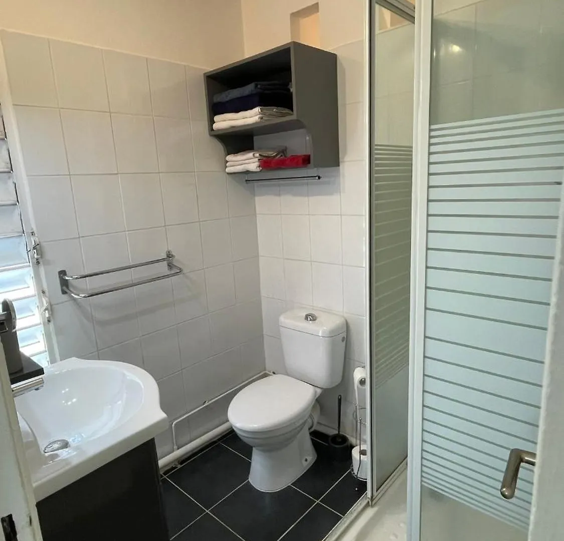 Meuble Piscine A Sainte Anne Apartman