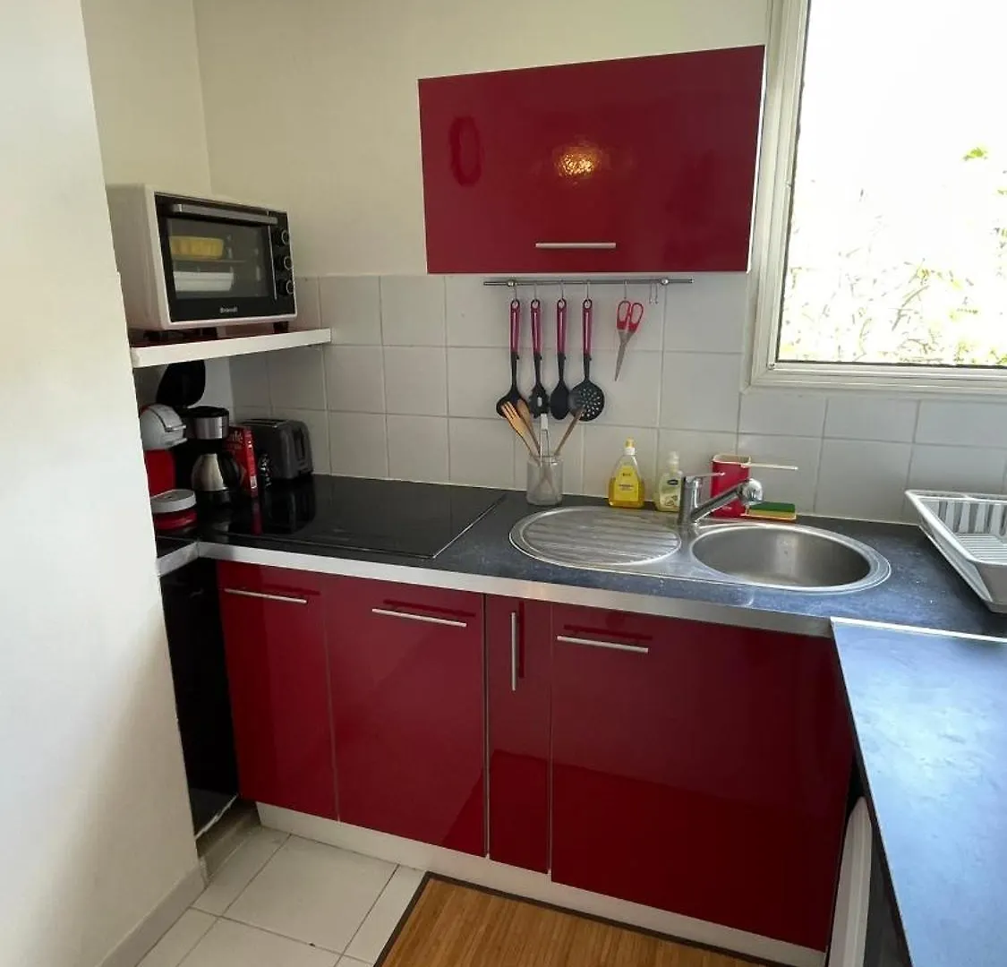 Meuble Piscine A Sainte Anne Apartman 0*, Sainte-Anne